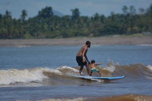 Celebrarán Día del Surf en Boca Barranca de Puntarenas