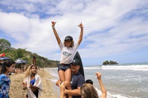 Mikela Castro Bolívar arrasa con tres victorias en Playa Cocles