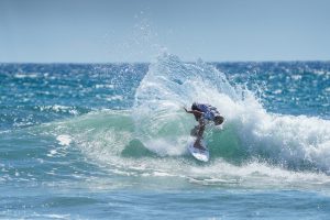 Carden Jagger lidera dos categorías en el Circuito de Surf del Pacífico