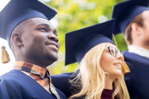 MREC y VIU otorgarán 60 nuevas becas parciales para maestrías online en España