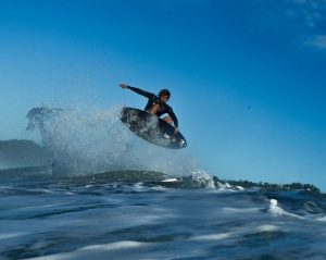 Hermanos Castro Bolívar arrasan en la última fecha del Circuito Nacional de Surf 2026