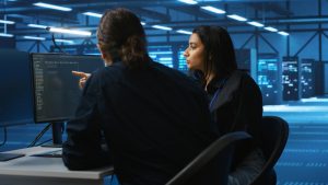 Falta de especialistas frena la ciberseguridad en AL, según Kaspersky