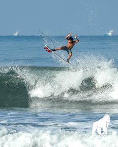 Jaziel Torres pega duro en el arranque del Mundial Junior de Surf 2026